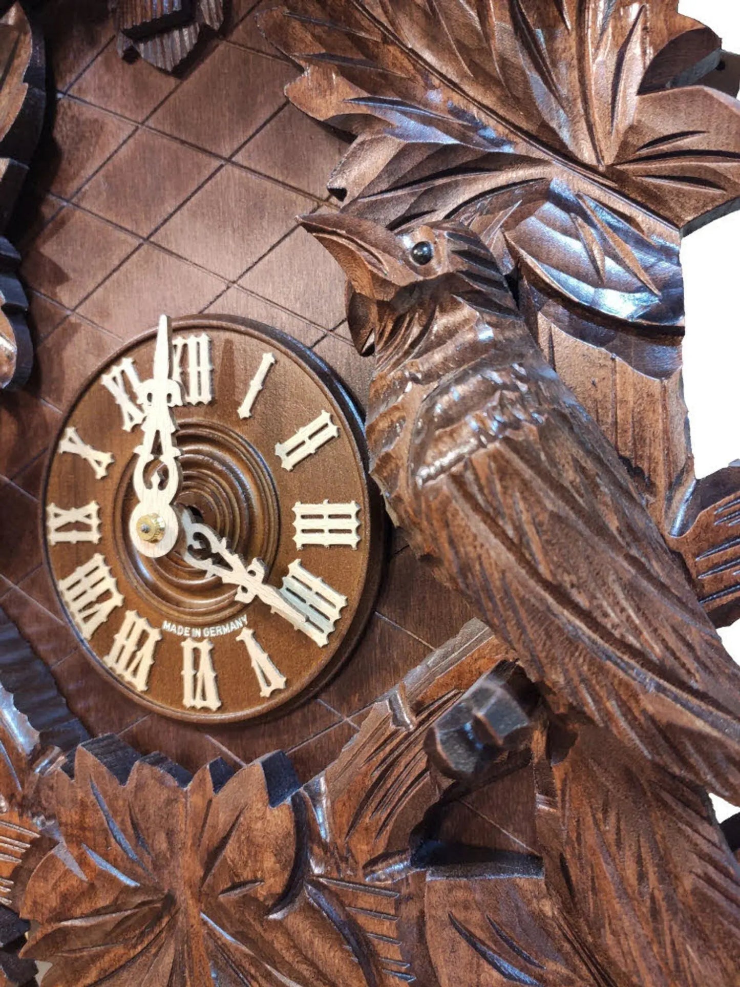 7 leaf , 3 birds hand-carved 8 day cuckoo clock Hekas