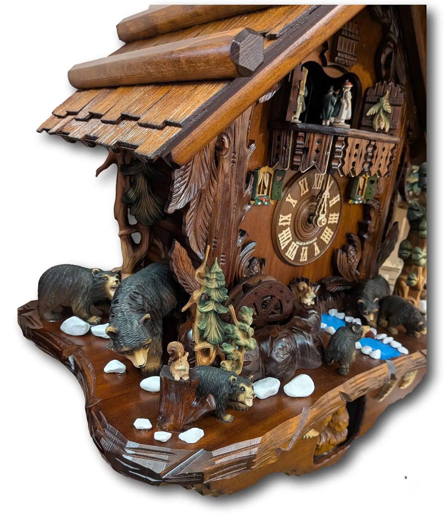 Bear Family Cuckoo Clock – 8 Day Musical Black Forest Clock Hekas