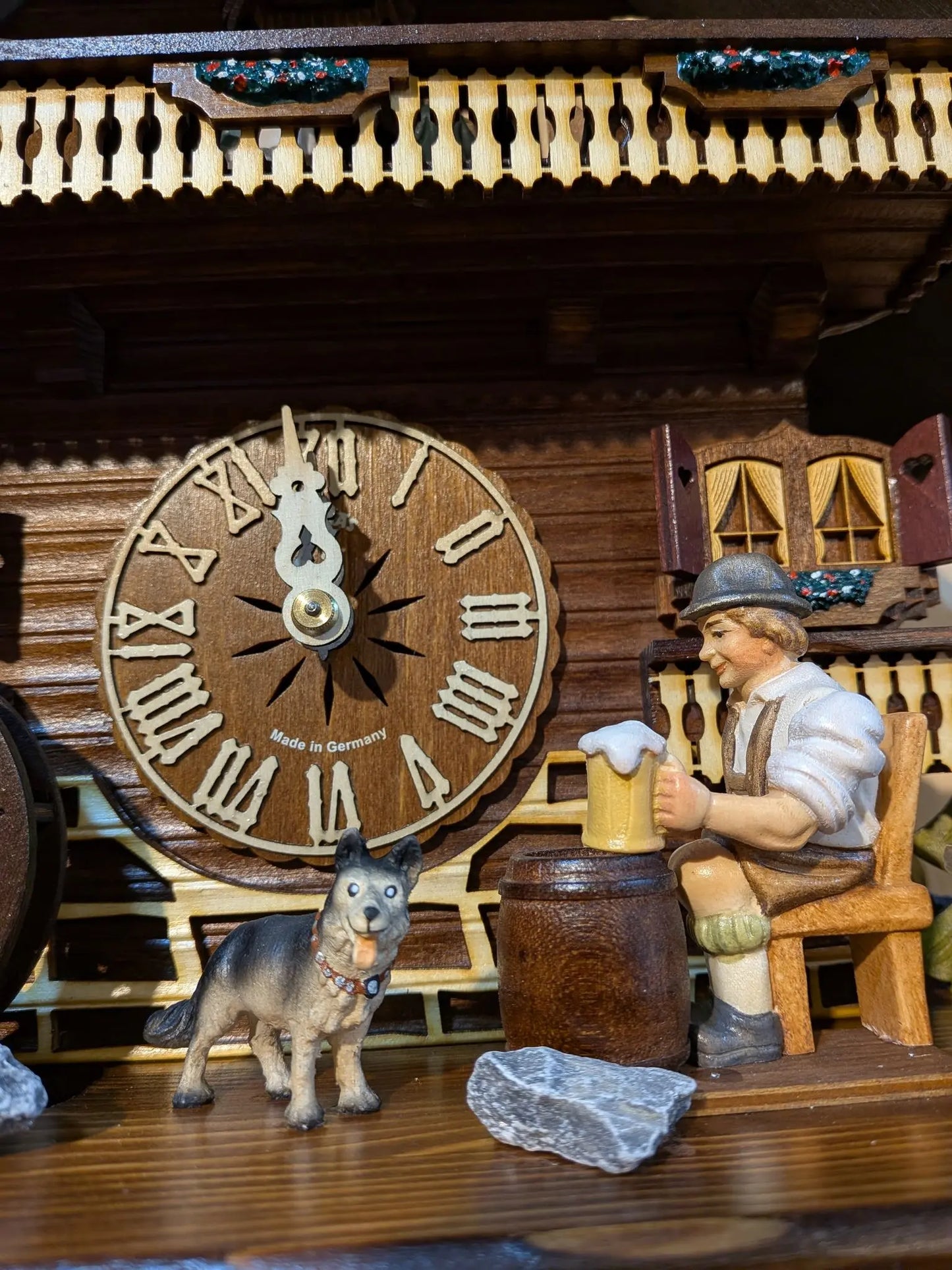 Black Forest Cuckoo Clock – Beer Drinker – NEW 2026 Model – 8 Day Movement – Automatic Night Shut-Off – Music – Handmade in Germany – HEKAS