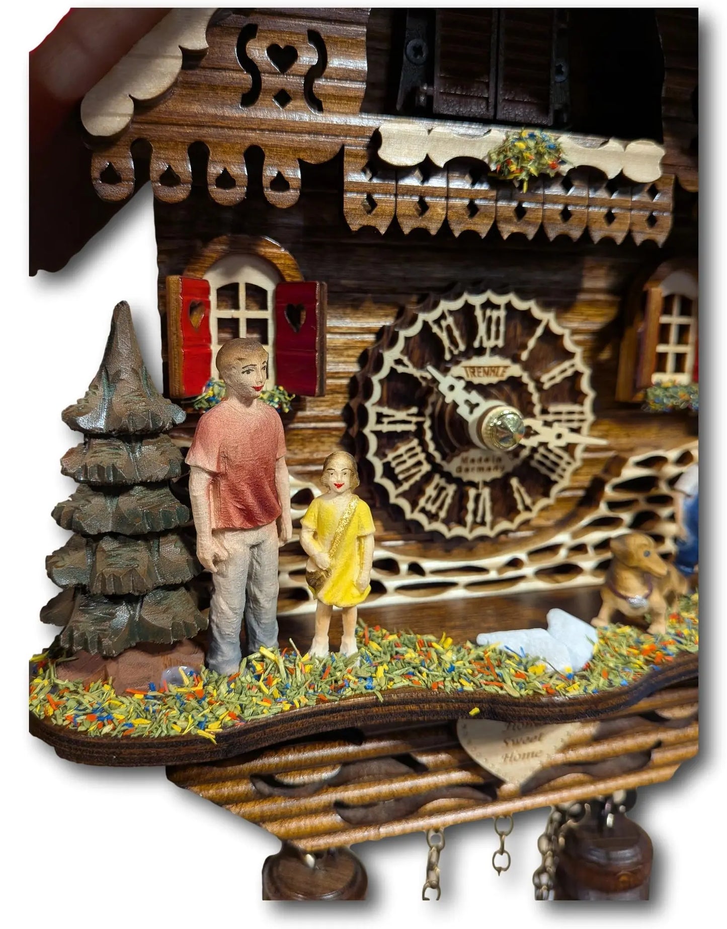 Black Forest Cuckoo Clock – Family Time Scene – Quartz Movement – Light Sensor Night Shut-Off – Trenkle Uhren – Made in Germany Trenkle