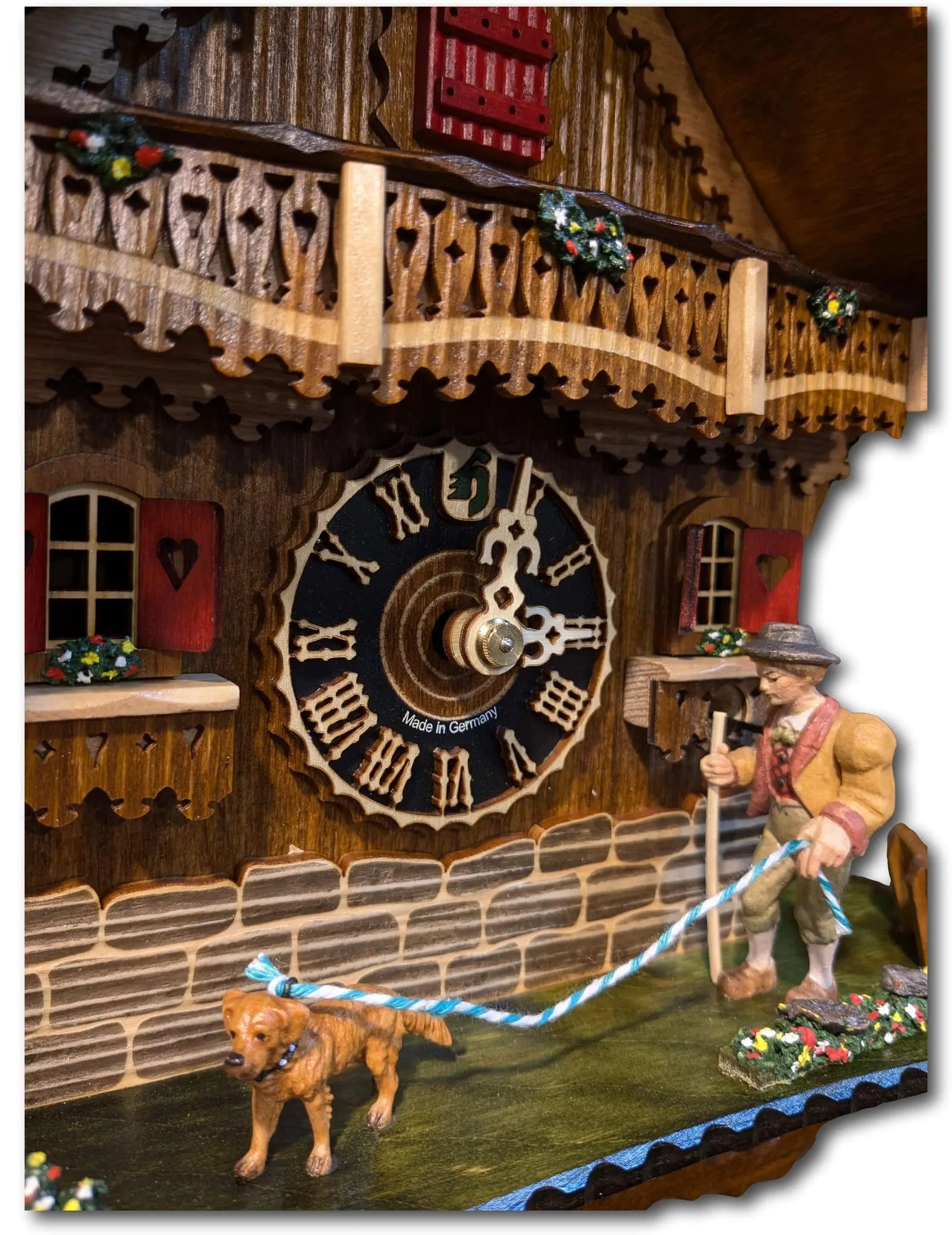 Doggy walker limited edition red roof 8 day cuckoo clock without music - Montag Steins & Clocks
