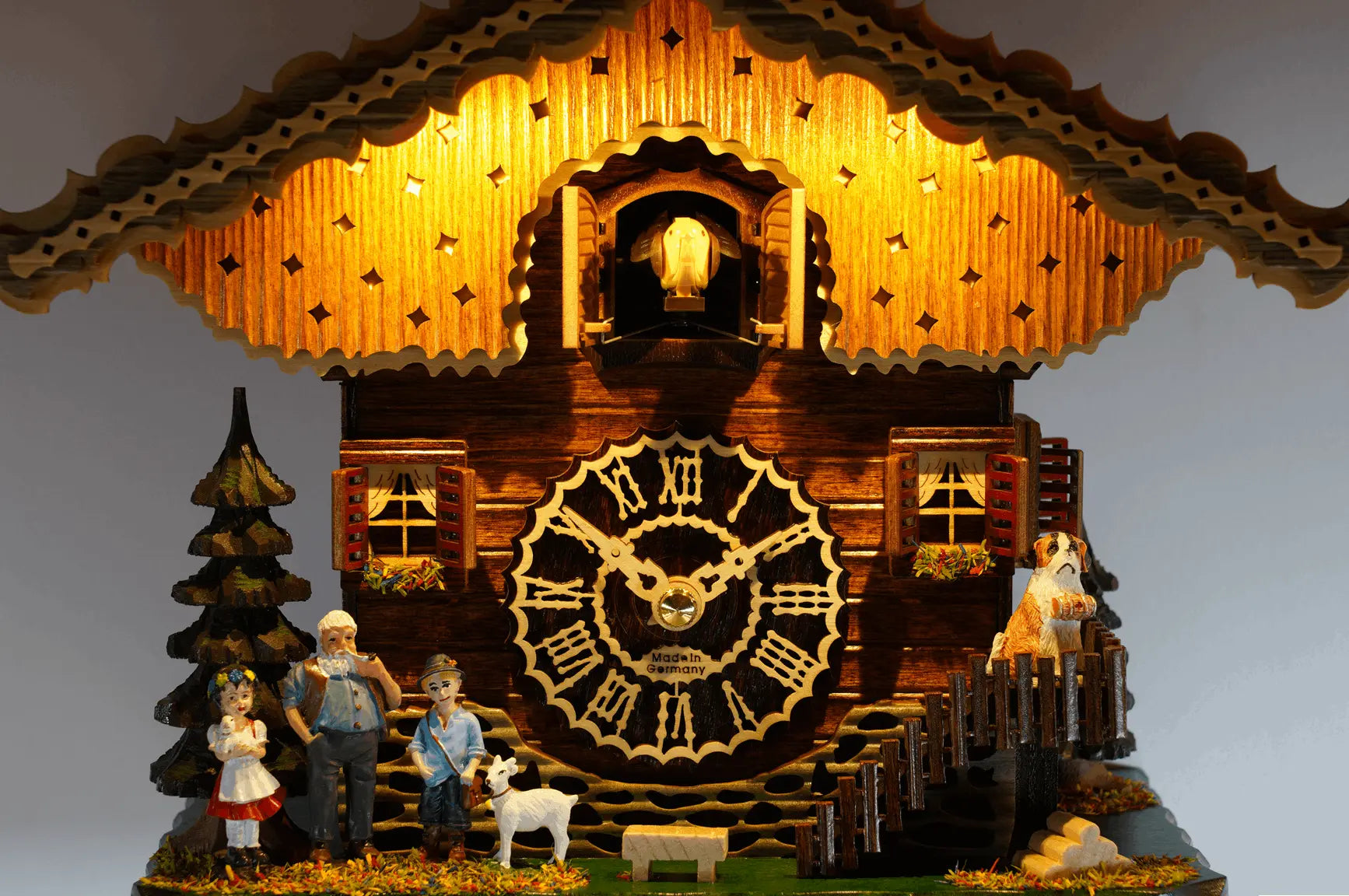 KuckuShine Quartz cuckoo clock with Couple Trenkle